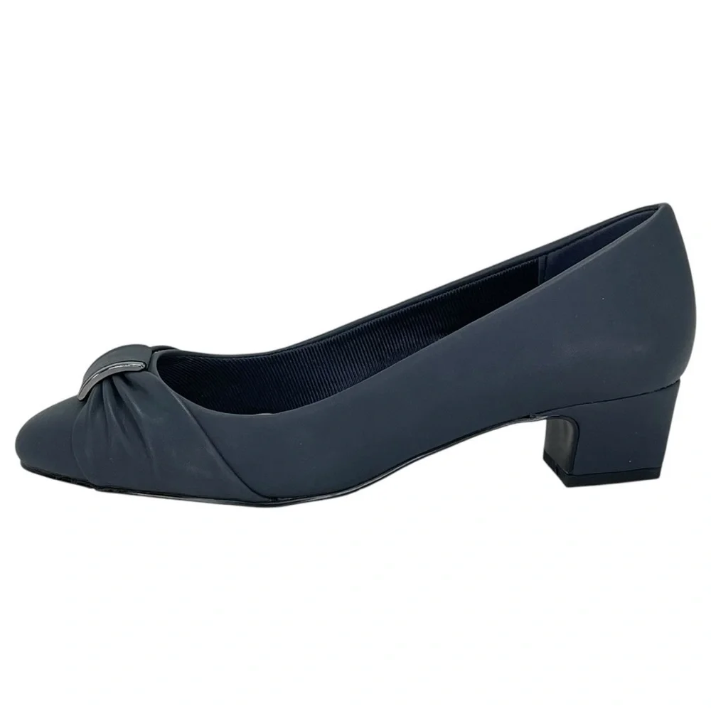 Easy Street Eloise Navy Faux Leather Womens Pumps Size 6W